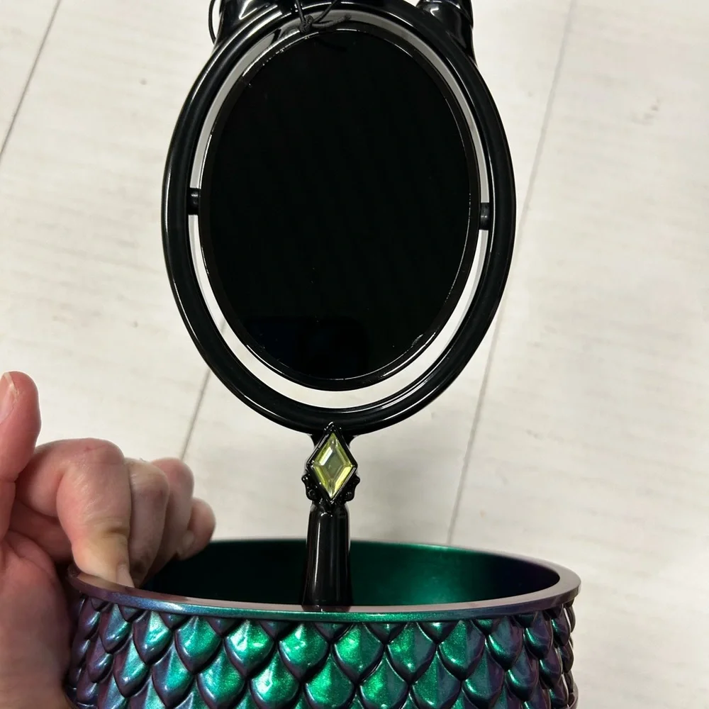 Disney Villains Bath & Body‎ Cosmetic Collection